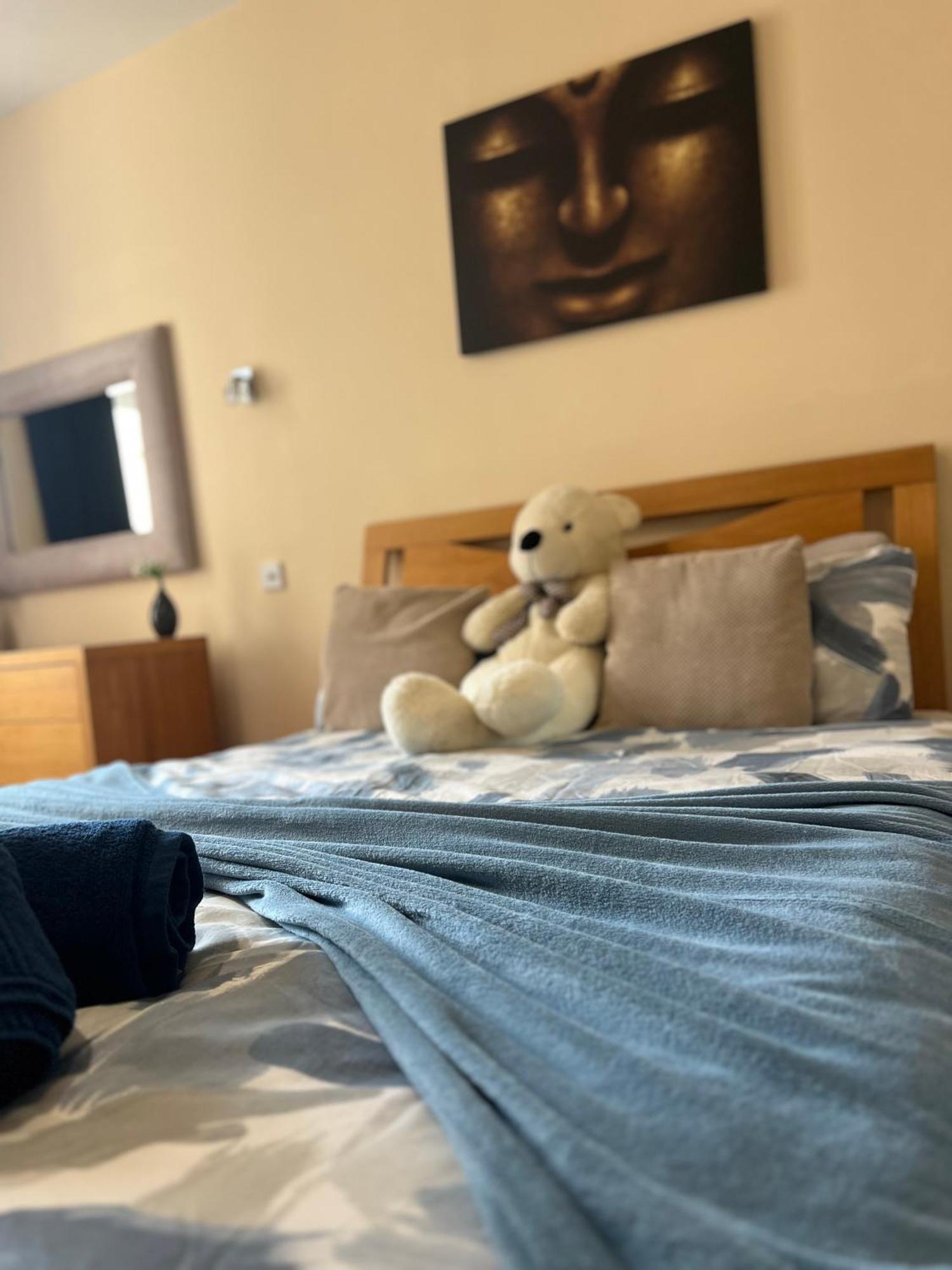 Winter Gardens Large Flat 1 * Blackpool