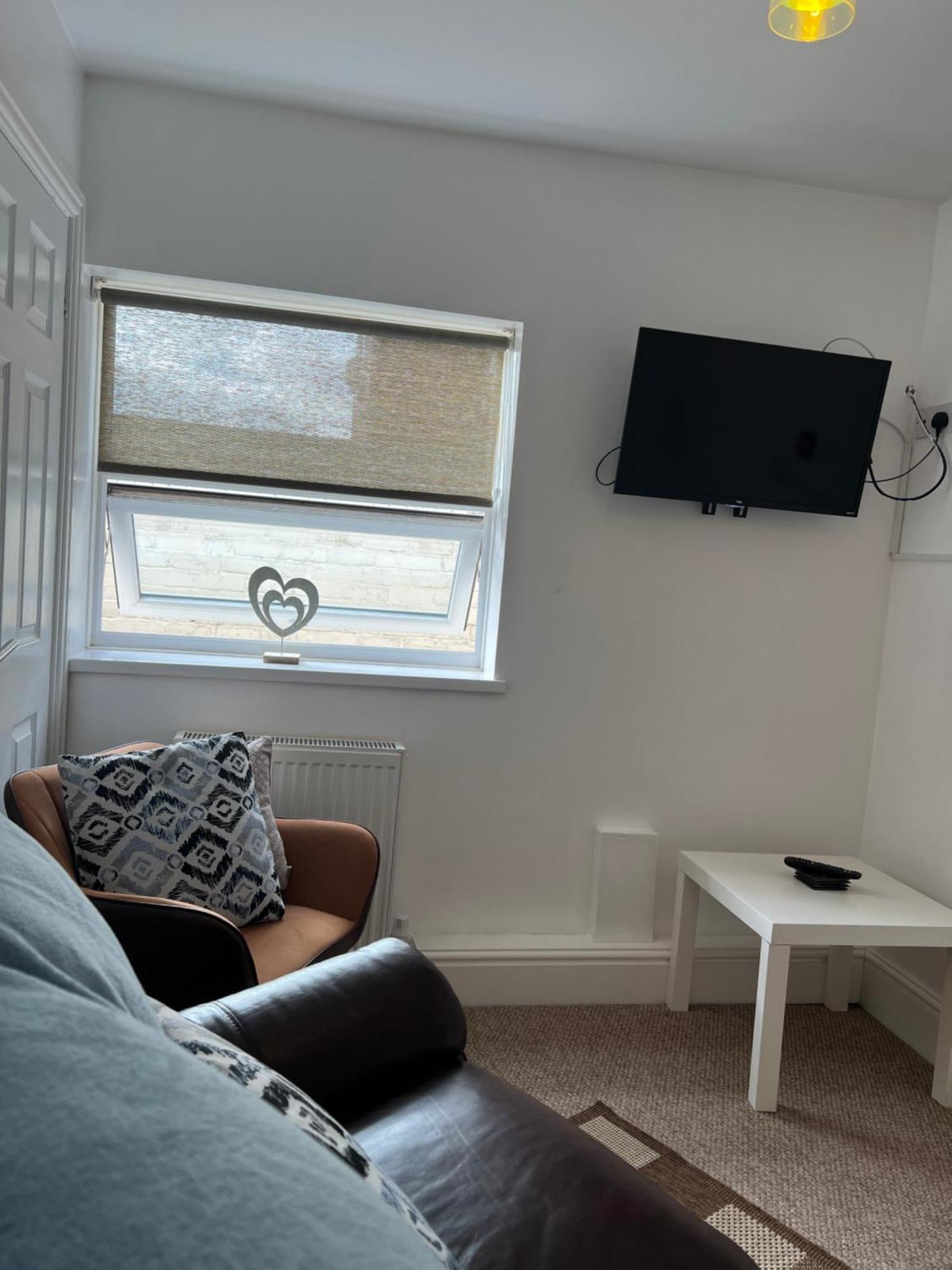 Winter Gardens Large Flat 1 Apartment *