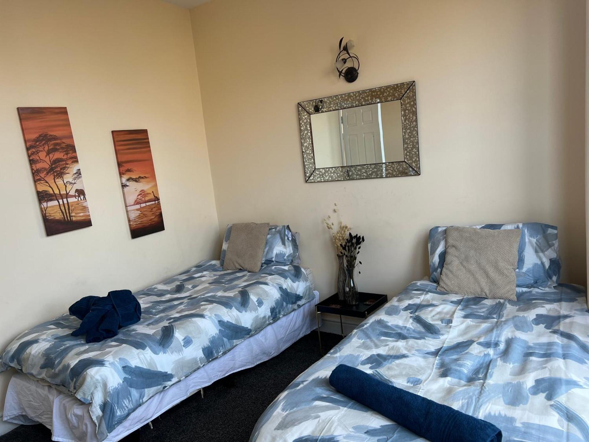 Winter Gardens Large Flat 1 Apartment *