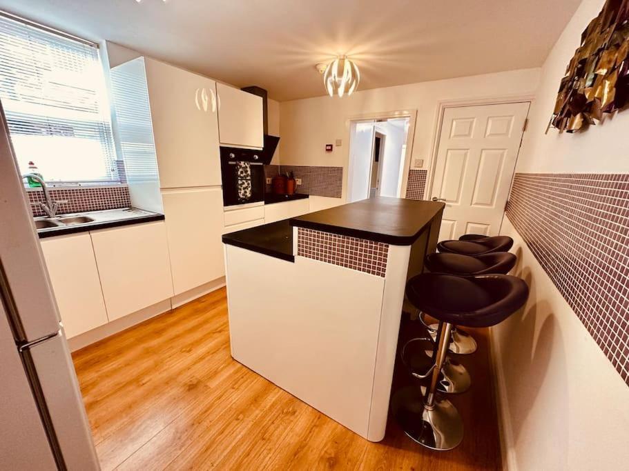 Winter Gardens Large Flat 1 Apartment